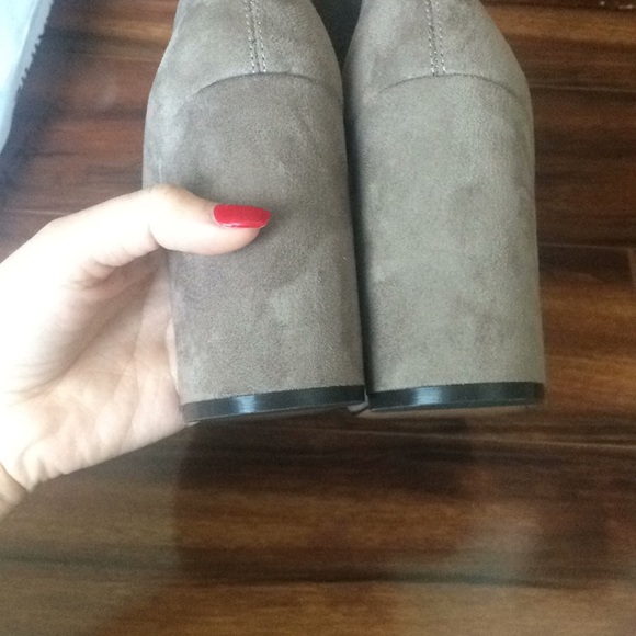 New!!!! BCBG pull on suede booties - Picture 3 of 8